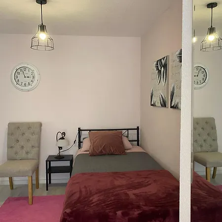 Clara Apartment
